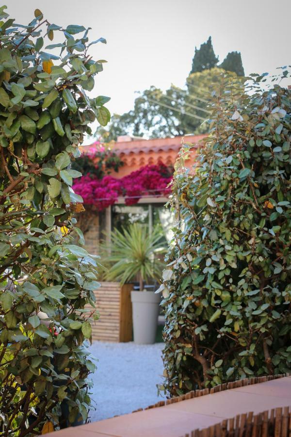 Auberge Du Cap Negre Le Lavandou Eksteriør bilde